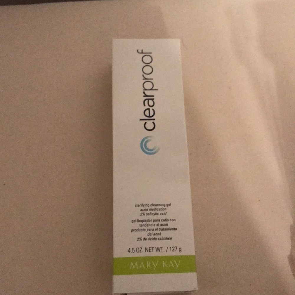 Clarifying cleansing gel